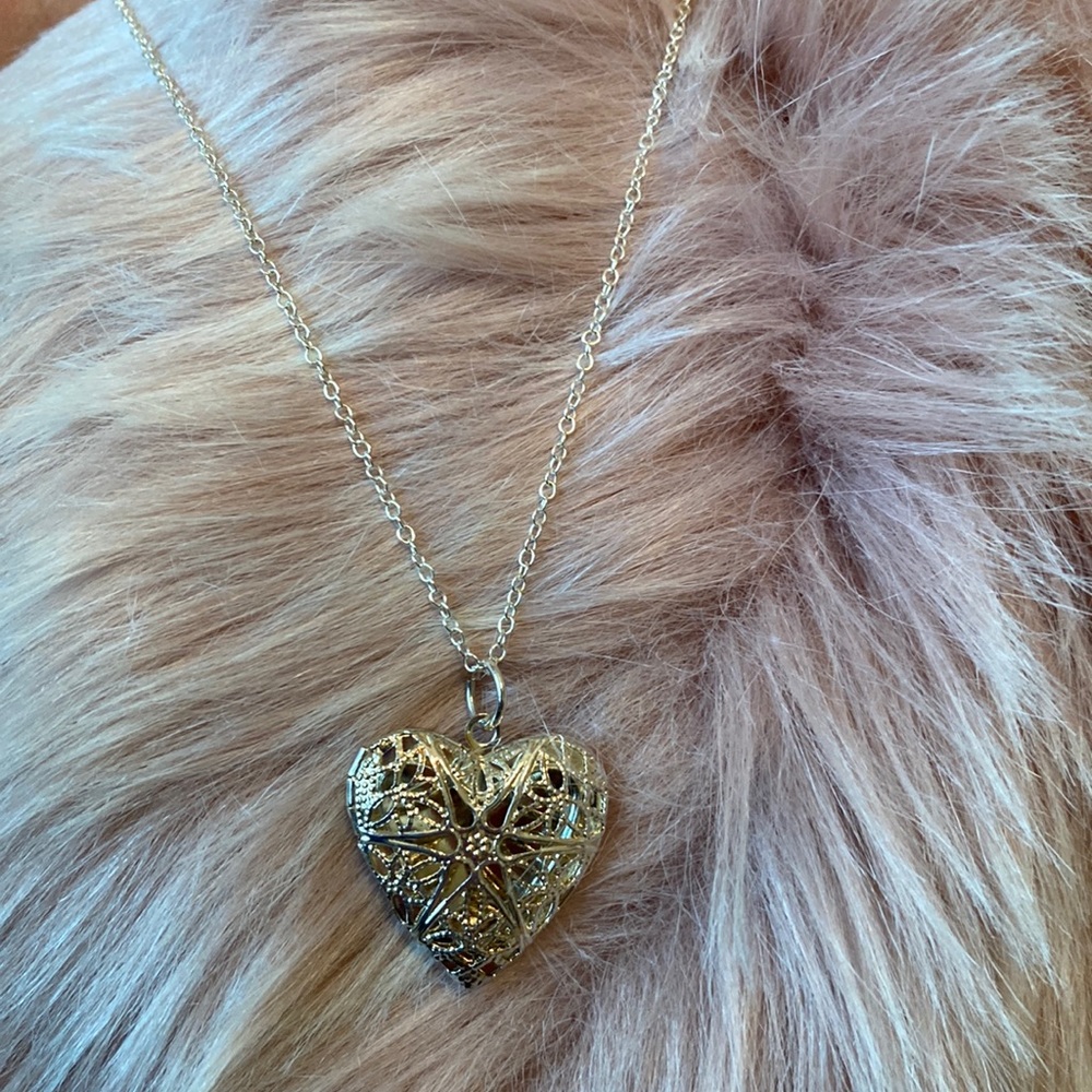 Vintage heart locket - Picture 2 of 9